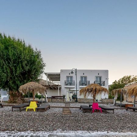 Uno Beachfront Suite Livádia Kültér fotó