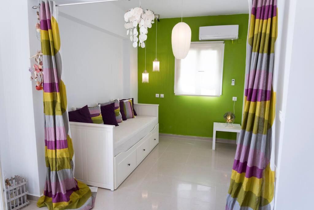 Uno Beachfront Suite Livádia Kültér fotó